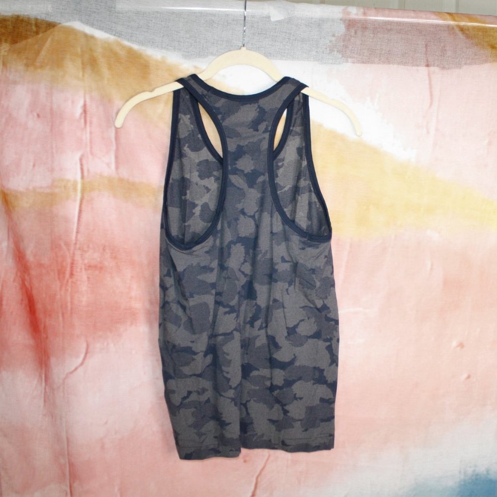 Athleta Camo Racerback Tank 🌵Large - Picture 2 of 4